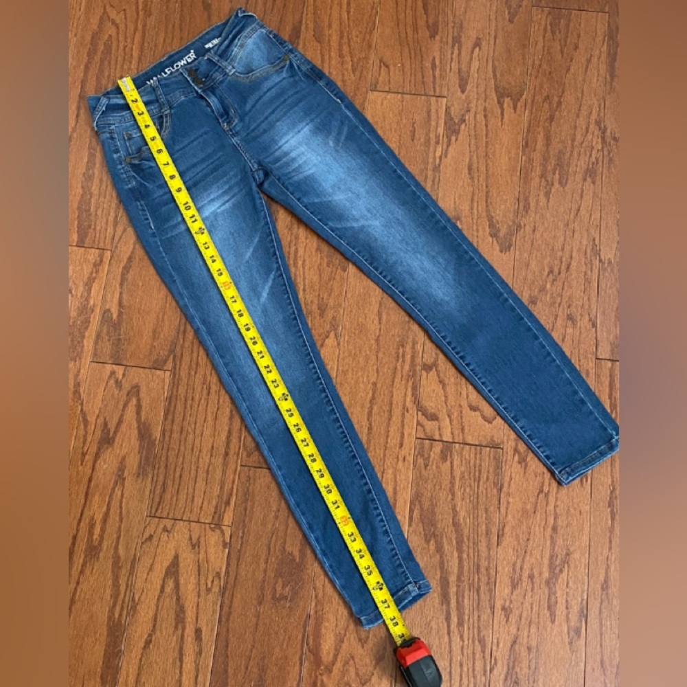 Wallflower The Ultra fit blue jeans - Size 5 Regular - juniors - Picture 12 of 13